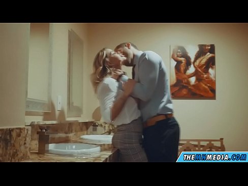 ❤️ Том биетэй шаргал үст таныг нийтийн бие засах газар уруу татах үед ❤❌ Секс видео порно дээр mn.analpics.ru ❤